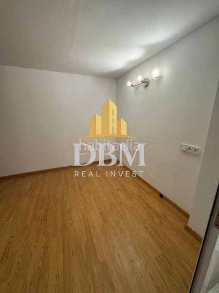 Foto f9491887-415d-4ff7-ab96-41b837e92167. Local comercial a Congrés - Indians Barcelona