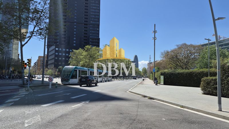 Foto 75a73277-e521-4188-ae49-da3ac61e7a09. Traspàs local comercial a Provençals del Poblenou Barcelona