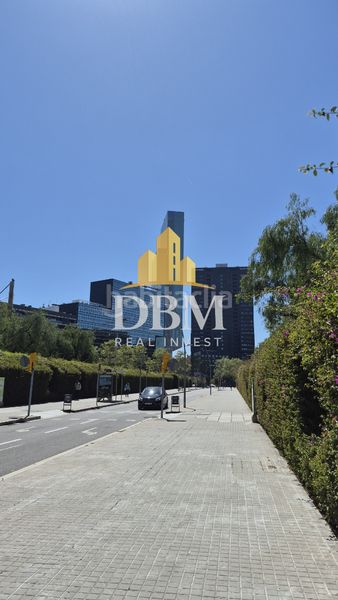 Foto f4d642af-e348-4a0e-9999-6239ad2e49f2. Traspàs local comercial a Provençals del Poblenou Barcelona