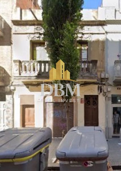 Foto 0b45d78e-79cf-4e93-8b49-4e7650baf452. Edifici a Sants-Badal Barcelona
