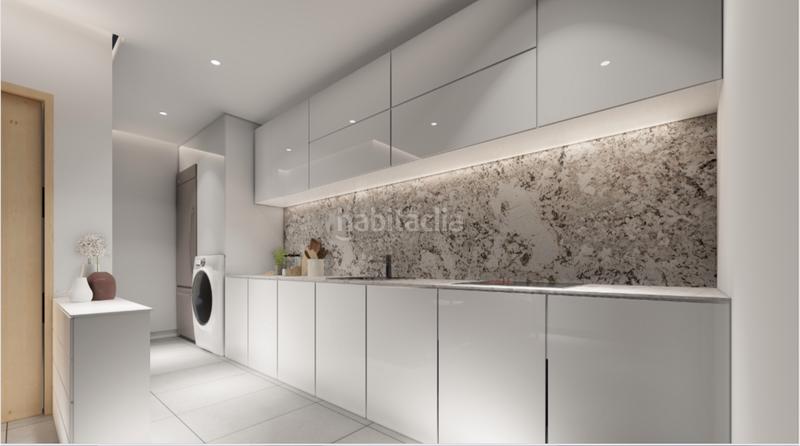 Foto 4aab4d1b-95f5-4df3-b035-f5bbc862f9af. Edificio  residencial en venta en sants - badal, en Barcelona