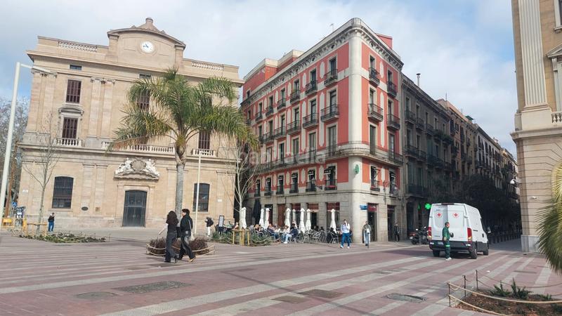 Foto 2ca672a8-9380-4c62-bd5b-123f5a26c808. Oficina  dúplex en venta en ciutat vella, en Barcelona
