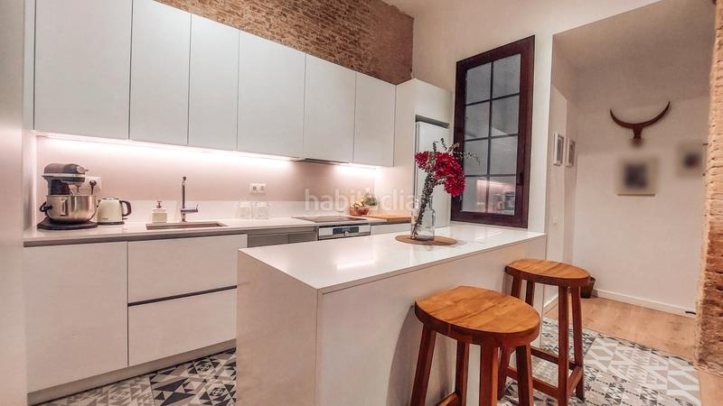 Foto 4c1b4e15-ee7b-4ff0-b96b-3ae6f831accf. Oficina  dúplex en venta en ciutat vella, en Barcelona