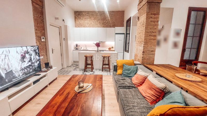 Foto f8114cad-f54b-4c3f-a117-2cf199e98cee. Oficina  dúplex en venta en ciutat vella, en Barcelona