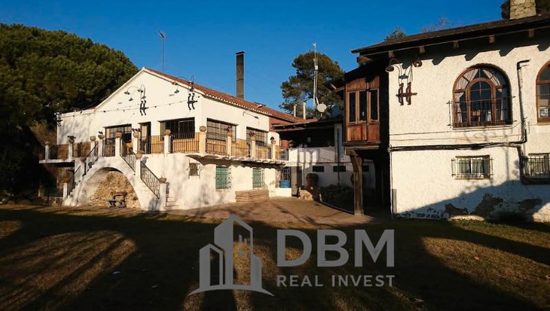 Foto 8586ea7e-5a9c-4f82-aca2-d7f60206db1e. Country house with fireplace heating parking pool in Montcada i Reixac