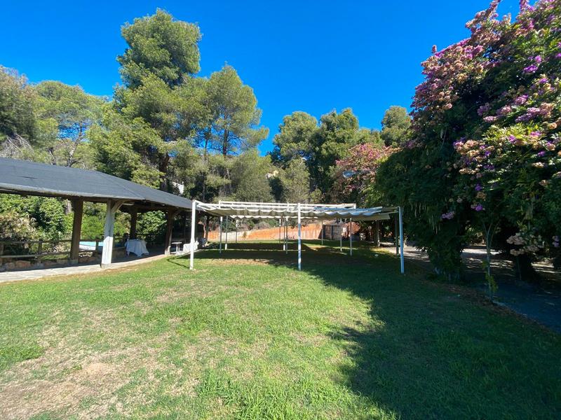 Foto a0cabb02-6b25-455c-aab7-d39b50e1ea98. Country house with fireplace heating parking pool in Montcada i Reixac