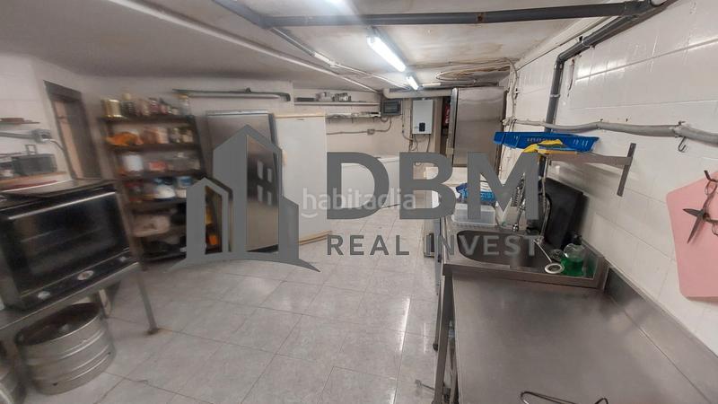 Foto d1667d71-631a-47b9-9d74-1beebe479937. Pas-de-porte local commercial avec chauffage dans La Nova Esquerra de l´Eixample Barcelona