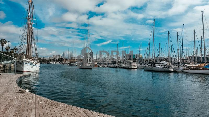 Foto cc8e00de-8742-42ca-b03e-60bfcb3f9175. Lloguer oficina amb calefacció a Gòtic Barcelona
