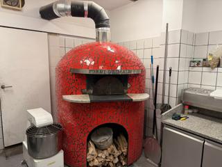 Traspàs Local Comercial a Hostafrancs. Traspaso restaurante pizzería con horno de leña en sants, barcel