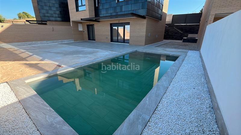 Foto 23bf75d5-e17b-4ec9-b6a3-6809fe34ed93. Xalet 228m<sup>2</sup> amb aparcament piscina a Zona Europa Arroyomolinos