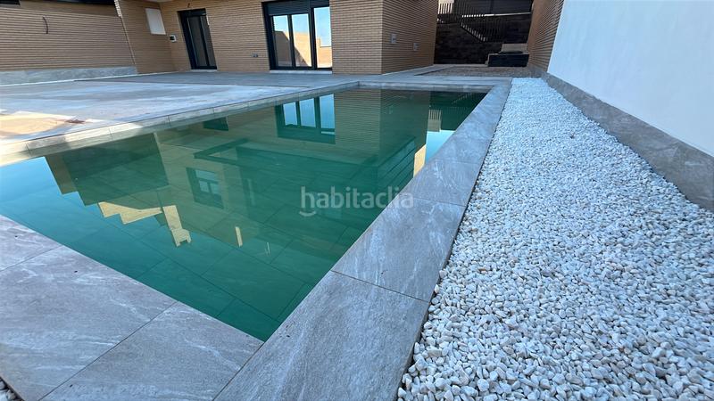 Foto 909fb6a2-3df0-4100-acfd-bd62e57d4d54. Xalet 228m<sup>2</sup> amb aparcament piscina a Zona Europa Arroyomolinos