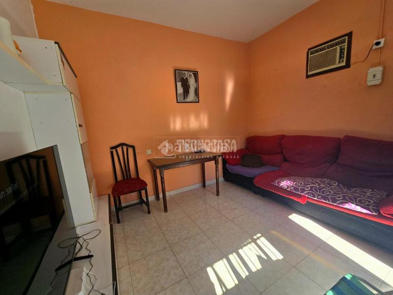 Foto d8e790ce-70b2-49bf-8d1b-d16de1e05092. Casa aparellada a Morón de la Frontera