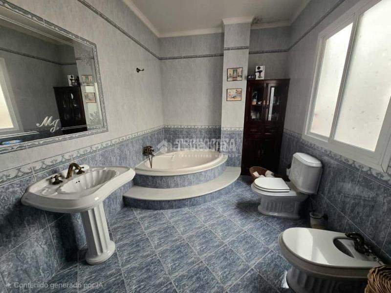 Foto 8c74118e-ab7f-48d8-a156-67d410c43405. Casa bifamiliare in Morón de la Frontera