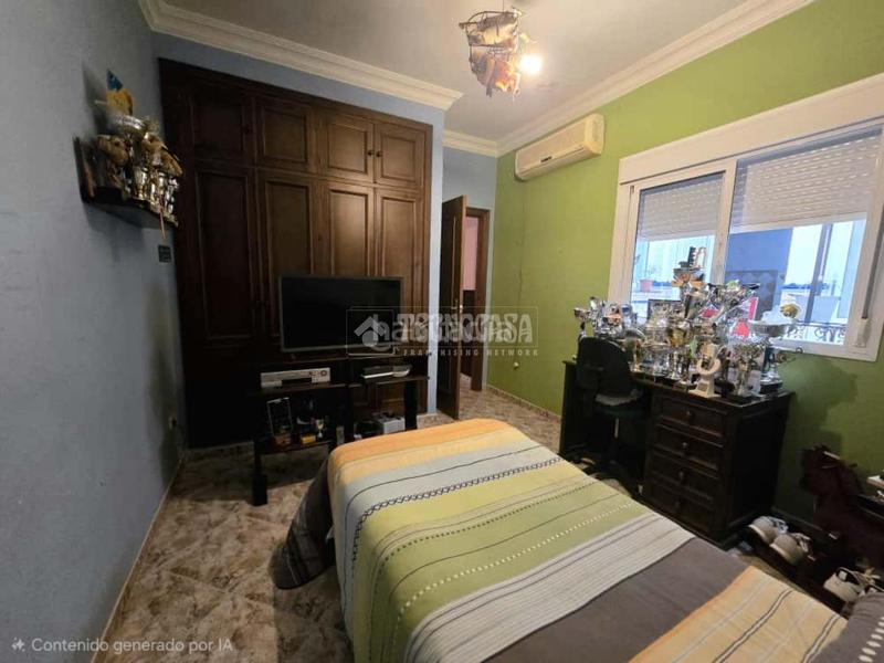 Foto f0d0f137-4c51-490b-aa1a-80f82df37e6d. Casa bifamiliare in Morón de la Frontera