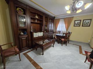 Maison jumelée à Morón de la Frontera. Casa en venta en morón de la frontera