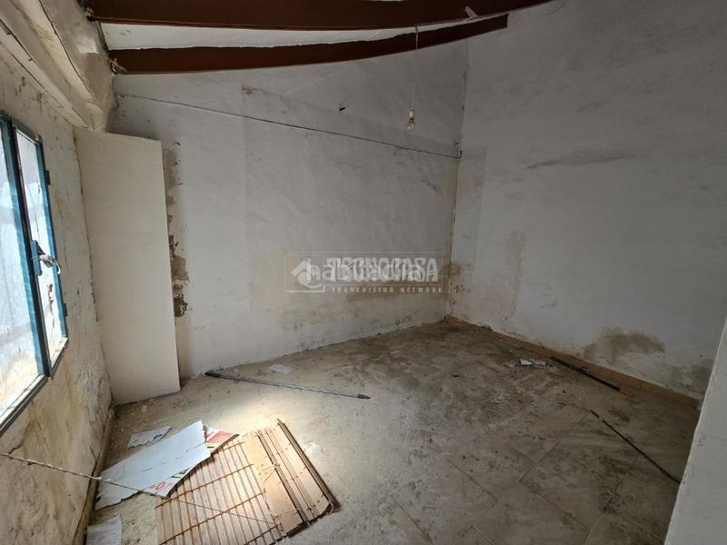 Foto db204419-cdb9-44f8-98ab-0e0da0f1ee2c. Casa aparellada a Morón de la Frontera