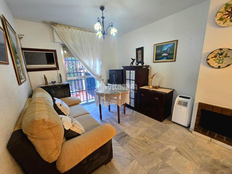 Foto 7aed90d6-9779-48dc-a2fd-be2ea0223624. Casa aparellada amb aparcament a Morón de la Frontera
