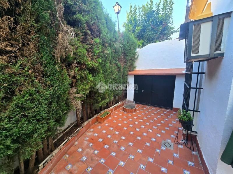 Foto 7cd1f67d-2db7-45a7-8471-c2a8d28363e2. Casa aparellada amb aparcament a Morón de la Frontera