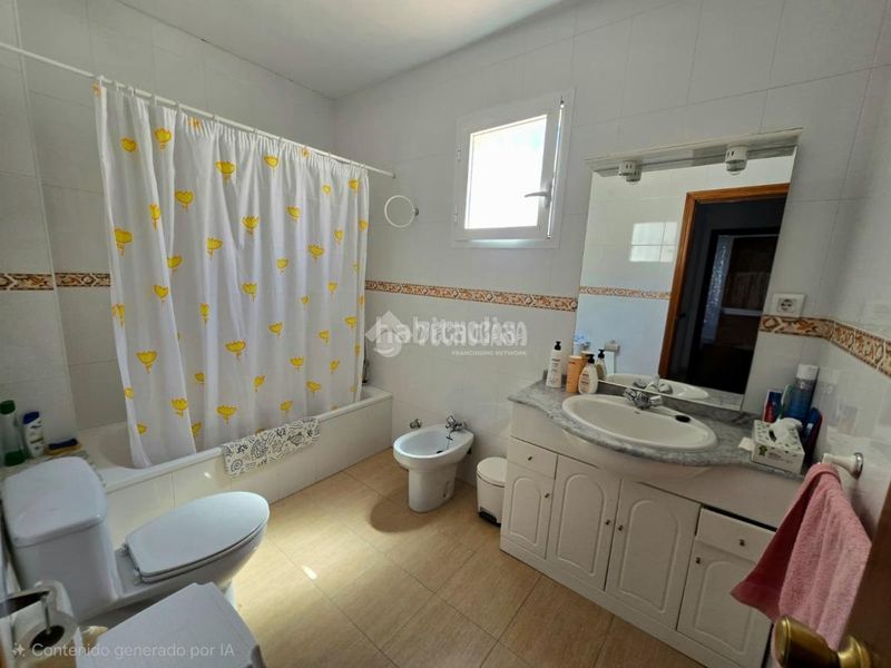 Foto 06c55d49-35e2-4884-a8c4-fee67959bb3b. Casa aparellada a Morón de la Frontera