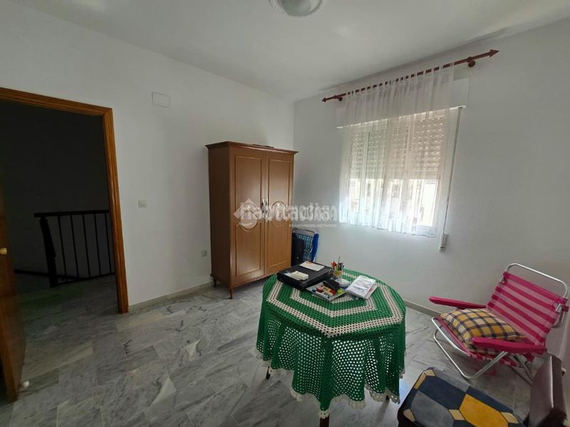 Foto 4db855bf-7c03-49e8-b7c9-3948740cb98b. Casa aparellada a Morón de la Frontera