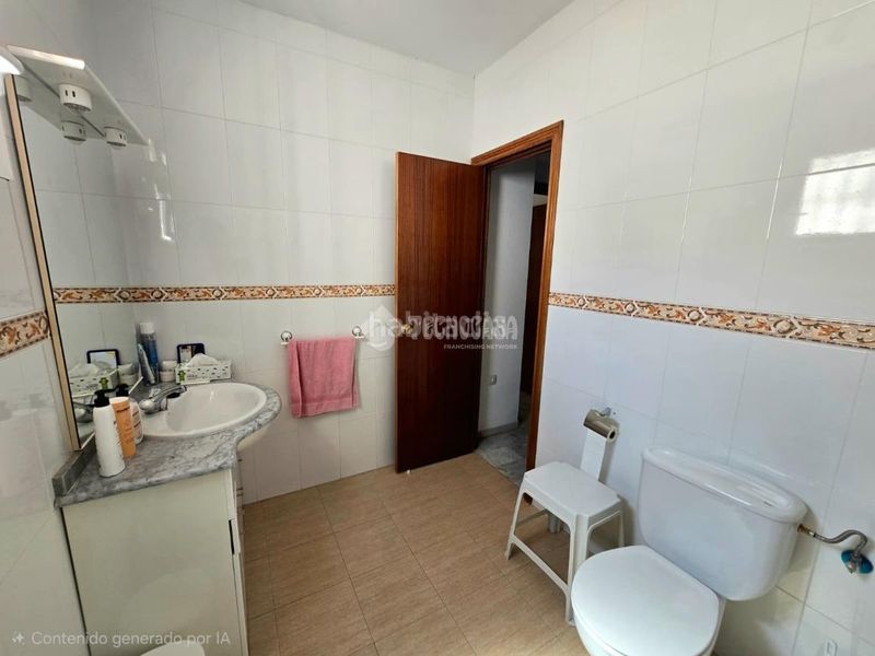 Foto b4b8ab5e-0a13-4c72-9447-a991316ad7c3. Casa aparellada a Morón de la Frontera