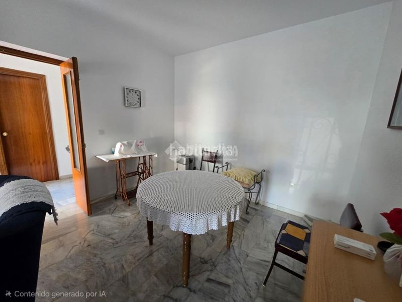 Foto bd6330f0-d90b-42eb-8cdd-daacd98abb29. Casa aparellada a Morón de la Frontera