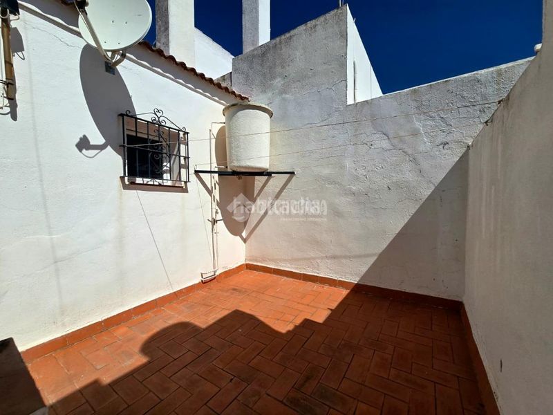 Foto f7ffffb2-d450-4011-9193-ec2b0387ecf3. Casa aparellada a Morón de la Frontera