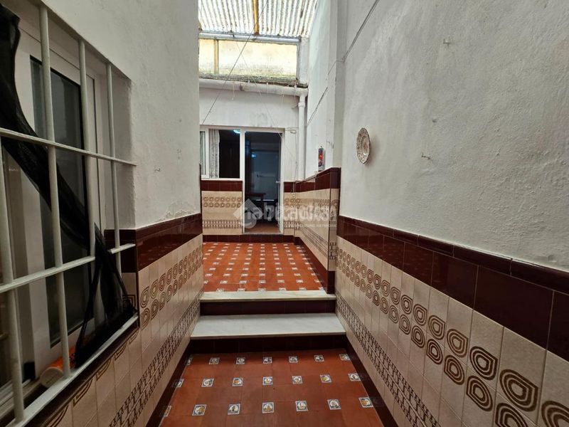 Foto 019c5bc0-1573-4aa0-8903-43206b8c60fc. Casa aparellada a Morón de la Frontera