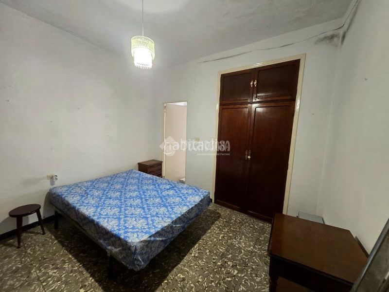 Foto f37ff6be-f6d3-456f-8881-3720a3c25b3e. Casa aparellada a Morón de la Frontera