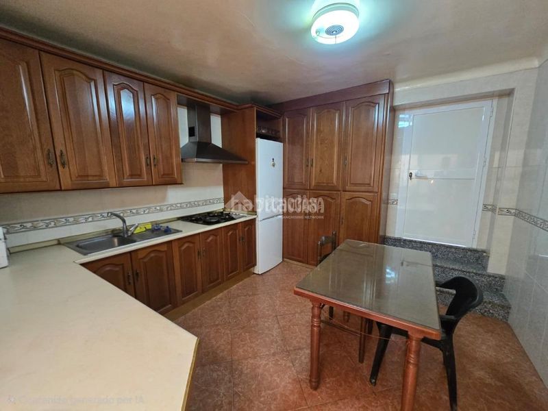 Foto f72fcee2-7533-465c-9ca3-d883f0a0dfad. Casa aparellada a Morón de la Frontera