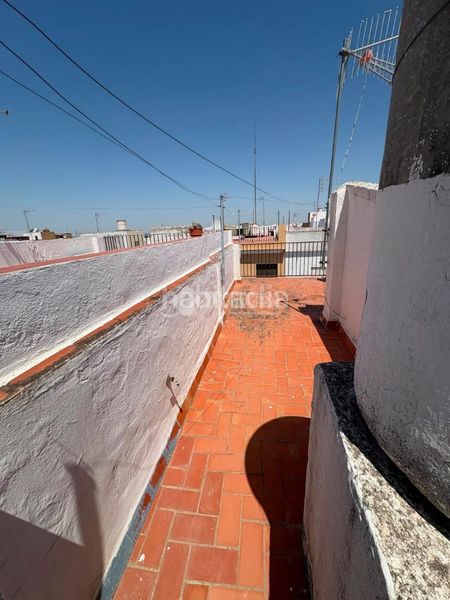 Foto ad30694f-9f62-433a-bbad-3b4fea6390e5. Casa aparellada a Morón de la Frontera