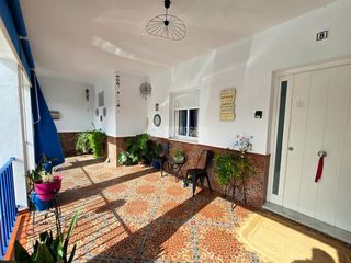 Casa aparellada a Montellano. Casa en venta en montellano