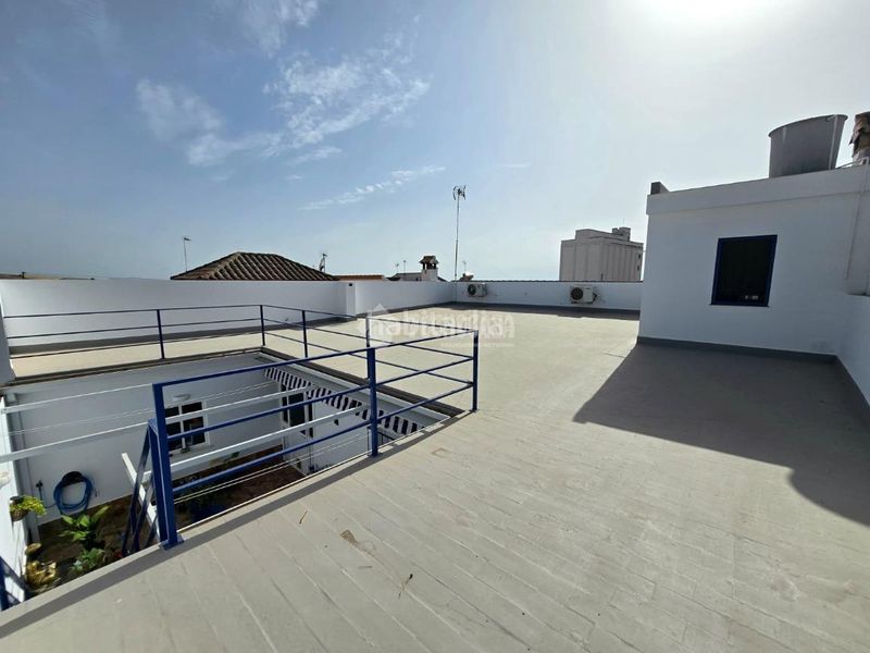 Foto 2333a1df-53c7-439d-a726-664479372549. Casa aparellada a Montellano