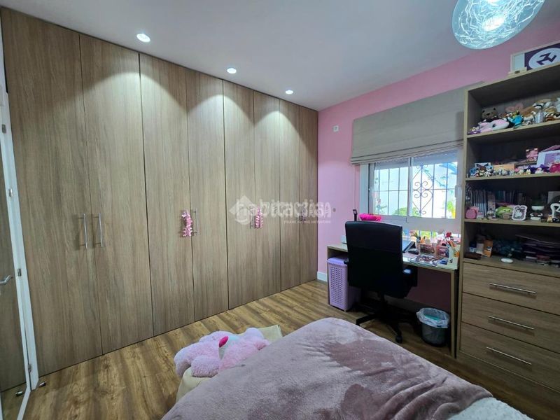 Foto 84c137a4-b7bd-4e5c-9901-deb88d26d7a7. Casa aparellada a Montellano