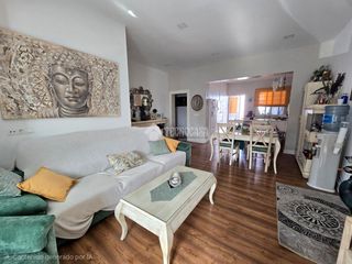 Casa aparellada a Montellano. Casa en venta en montellano