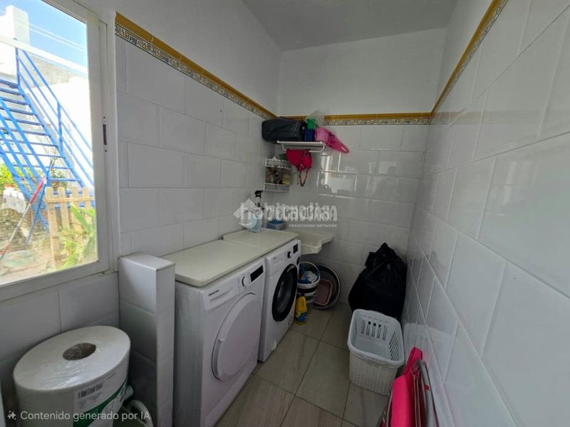 Foto 976d1eb3-27b4-4428-97a6-0ea714a004d7. Casa aparellada a Montellano
