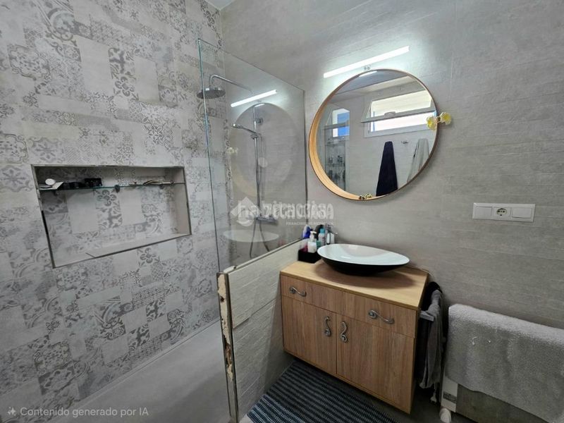 Foto b496dbcd-ce29-4a90-9854-b8a2fabb3f84. Casa aparellada a Montellano