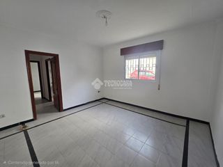 Casa aparellada a Morón de la Frontera. Casa en venta en morón de la frontera
