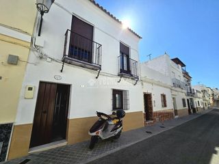 Casa aparellada a Morón de la Frontera. Casa en venta en morón de la frontera