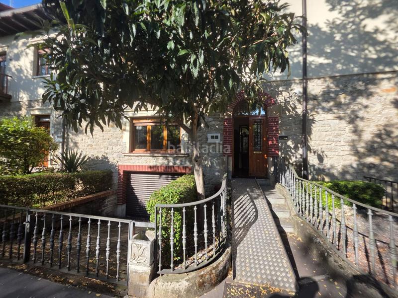 Foto 0db8762c-f9b0-45a5-ba70-2c0d4b0deff3. Casa adossada amb calefacció aparcament a Judimendi Vitoria - Gasteiz