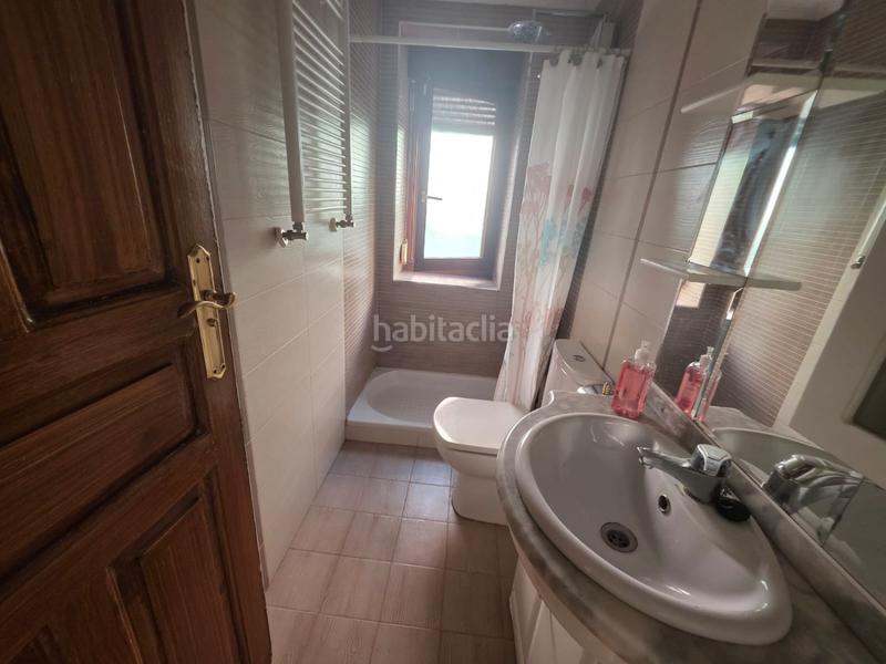 Foto a9137405-f18c-4a3f-9fe4-6e680dc8685d. Casa adossada amb calefacció aparcament a Judimendi Vitoria - Gasteiz
