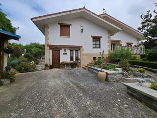 Chalet à Arrazua - Ubarrundia. Chalet en venta en hueto arriba, 5 dormitorios.