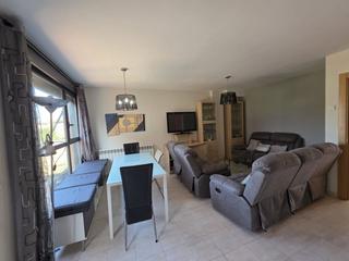 Reihenhaus in Cihuri. Adosado en venta en cihuri, 3 dormitorios.