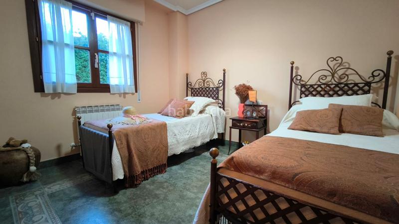 Foto 7adff059-d000-4fc7-9030-ed964f08eca2. Casa  en venta en estíbaliz, 4 dormitorios. en Vitoria - Gasteiz