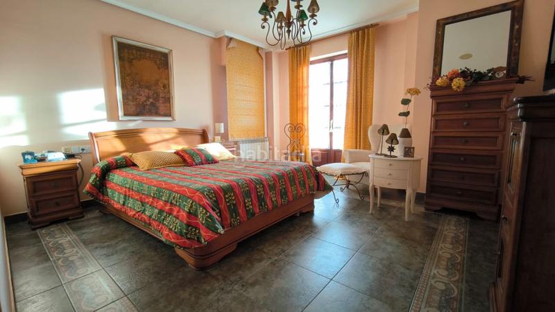 Foto b2bfced0-80a1-4cca-ae1d-16cf351bc548. Casa  en venta en estíbaliz, 4 dormitorios. en Vitoria - Gasteiz