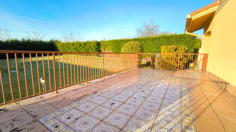 Foto b49eadd3-4c36-4cd3-ad1a-fb94c2b95bf8. Casa  en venta en estíbaliz, 4 dormitorios. en Vitoria - Gasteiz