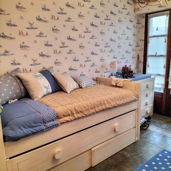 Foto c037068c-0ec4-48b1-b687-be162309ff6a. Casa  en venta en estíbaliz, 4 dormitorios. en Vitoria - Gasteiz