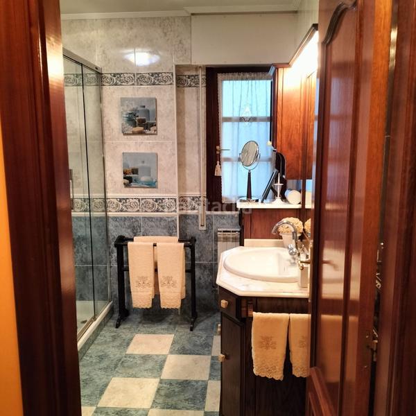 Foto cda2c428-bd7d-4728-a8e7-c0a4fc57bd48. Casa  en venta en estíbaliz, 4 dormitorios. en Vitoria - Gasteiz