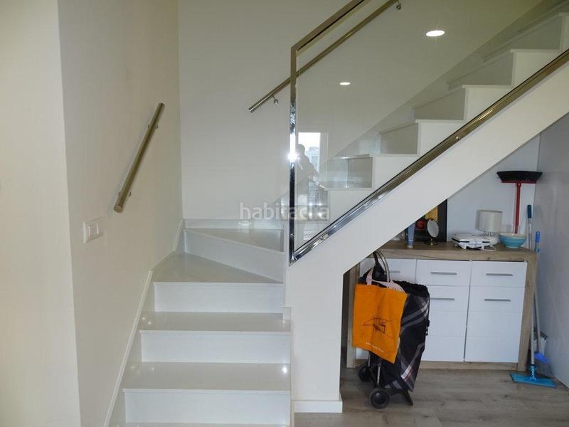 Foto b27bd0c9-3d32-425e-bc3b-35e22ad5c548. Ático en calle vainilla 9 lujoso ático con espectacular terraza en villa martín golf en Orihuela