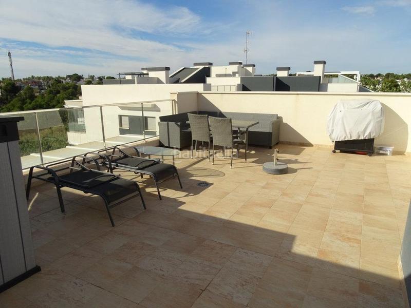Foto e10c7dc0-feb3-420f-939b-3399d1cdd1d8. Ático en calle vainilla 9 lujoso ático con espectacular terraza en villa martín golf en Orihuela